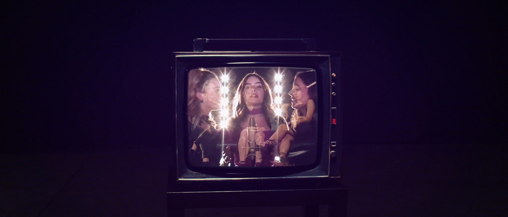 aome, lebienlemal, clipaome, soeuraome, clipcubriks, cliptheodeffaux, cubriks, clipnoiretblanc, blackandwhite,